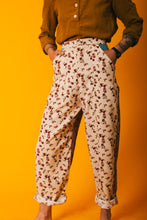 Load image into Gallery viewer, Corduroy Blossomed Pants
